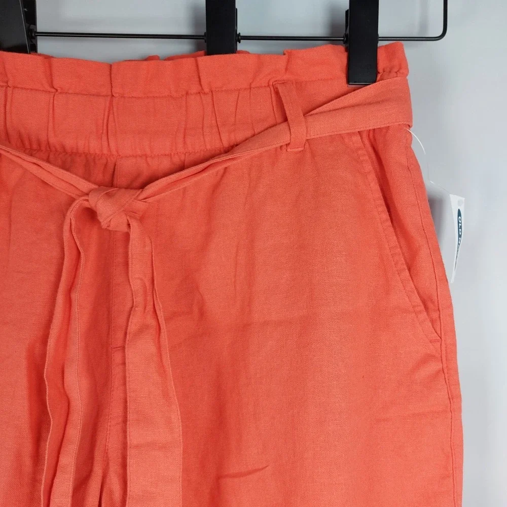 Old Navy measures waist